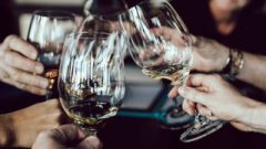 Wine tasting 320