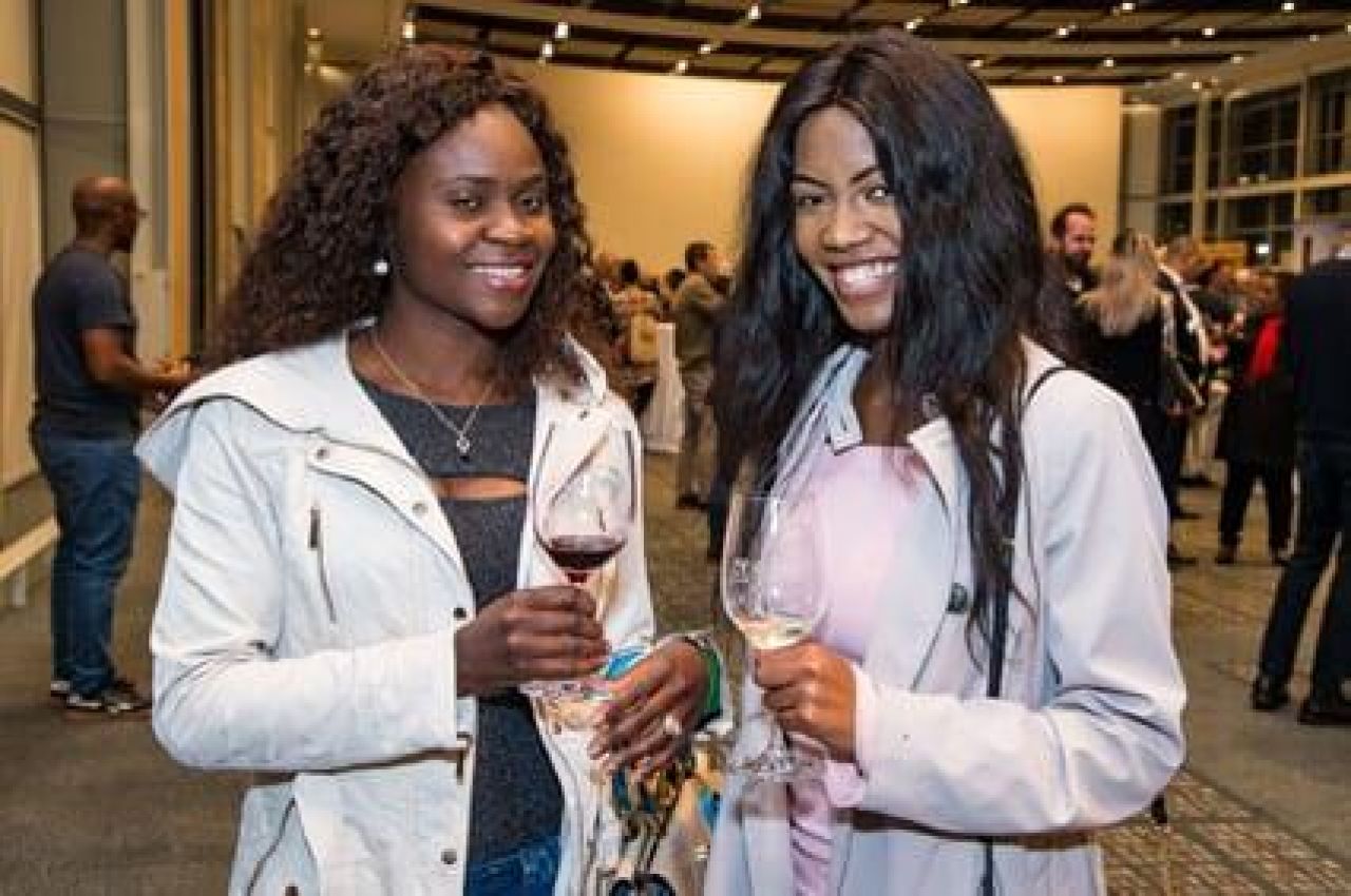 From L to R Rendani Netshidzivhe and Lebo Tlamama 3 LR