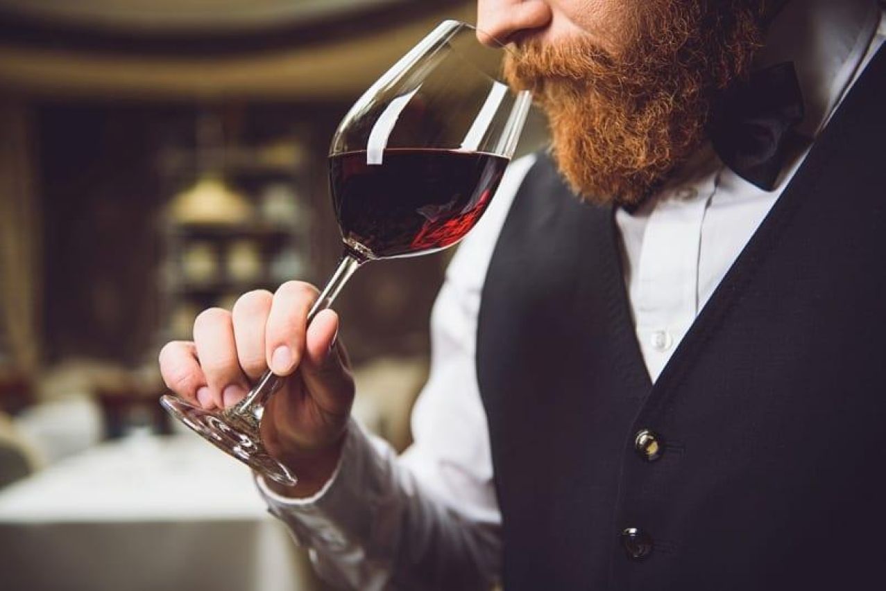 Sommelier wine tasting