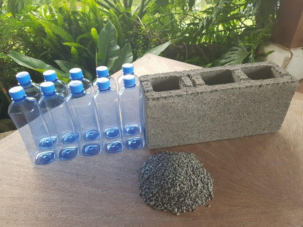 02 Plastic Bricks