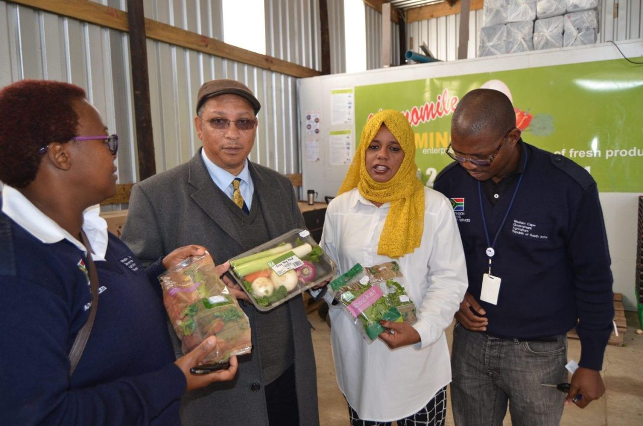 Minister Meyer Wadea Jappies and Extention Officers