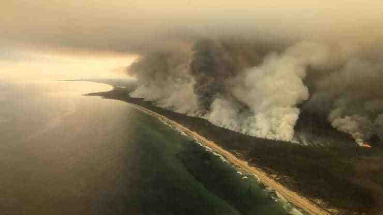 106322660 15783275812142020 01 04t062208z 51507188 rc2u8e9pt3ss rtrmadp 3 australia bushfires