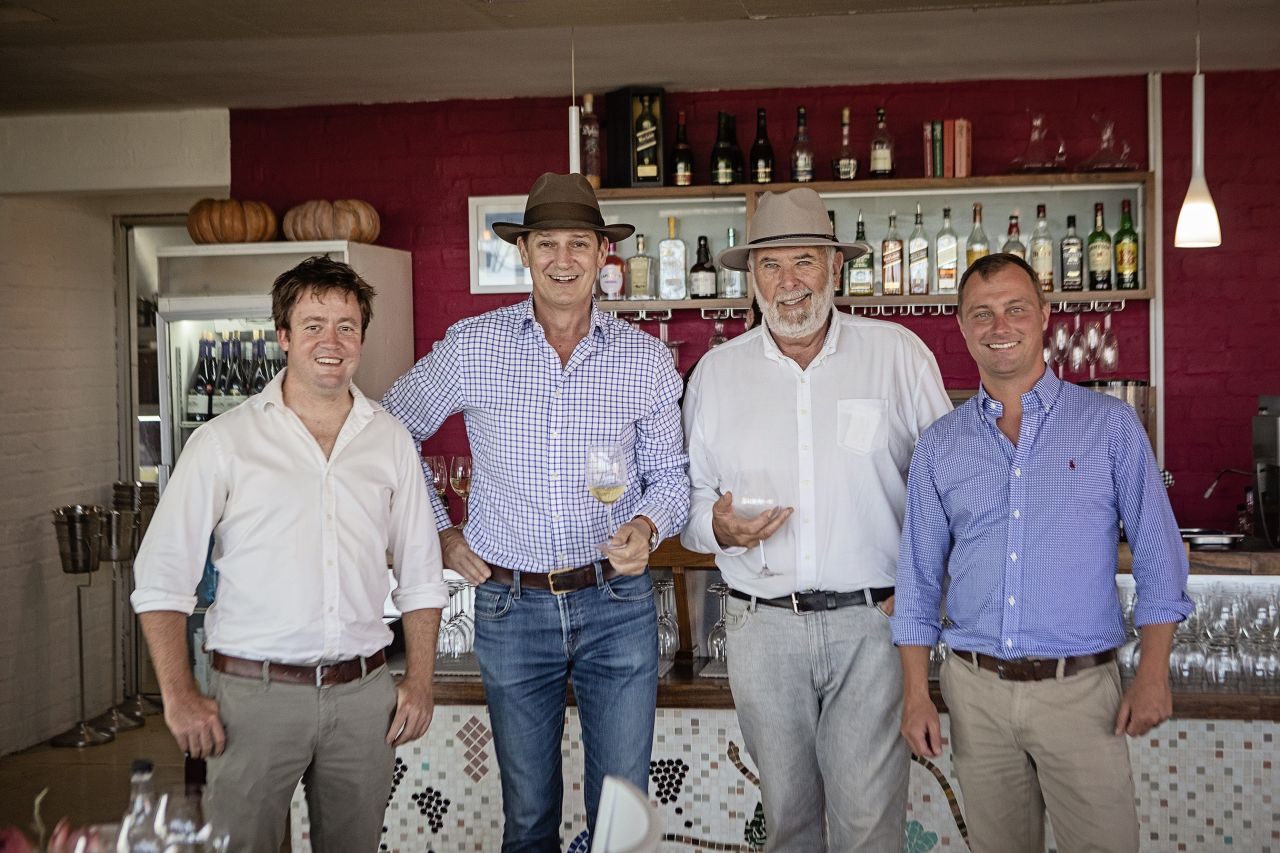 Hemel Emul Ross Anthony Hamilton Russell Peter Finlayson Chris Albrecht