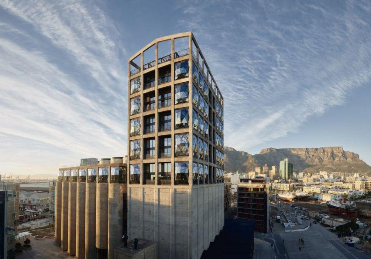 MW170727zeitzmocaa 32 pano 1920x580 80