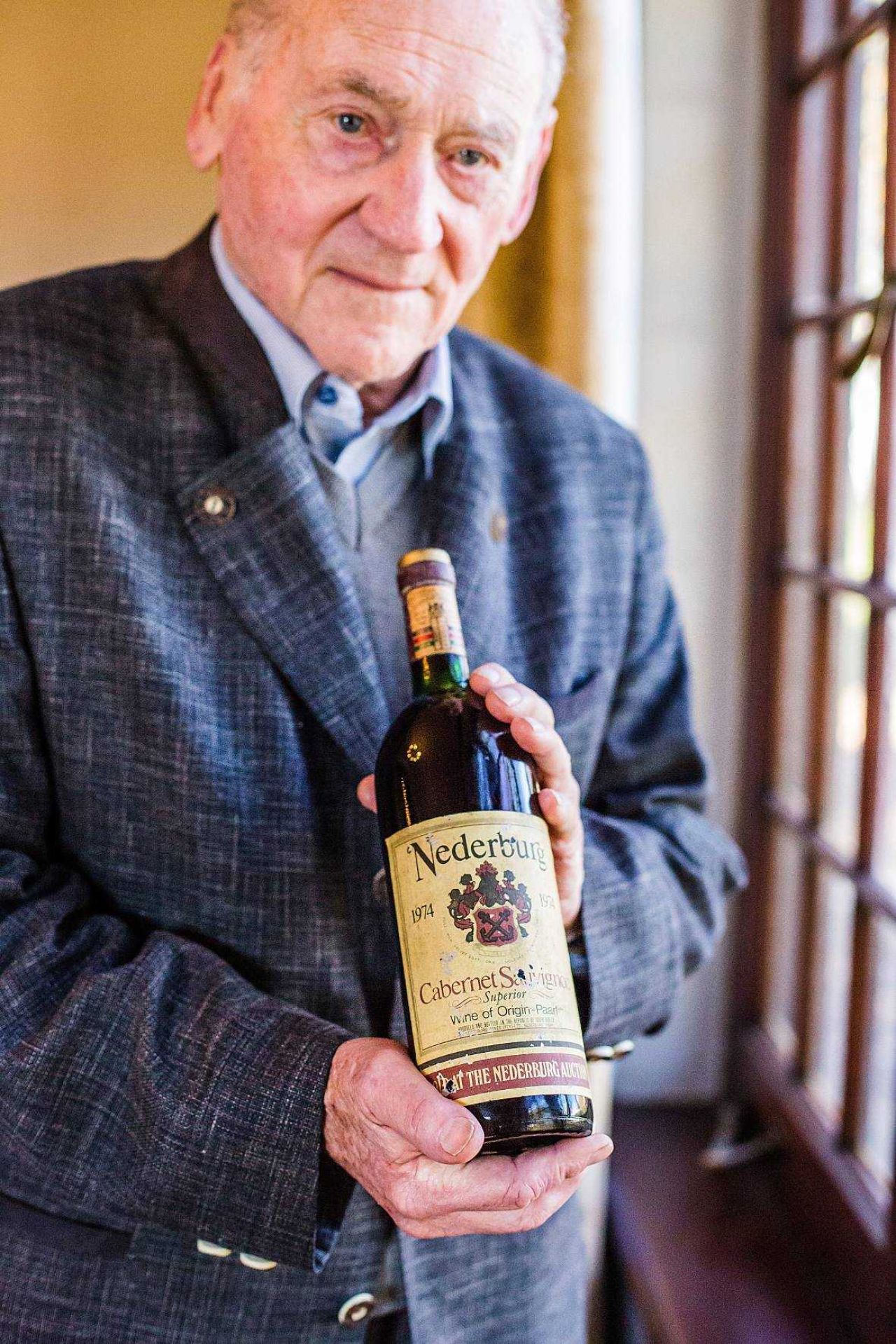 Gunter Brozel with Nederburg Cab 1974 HR