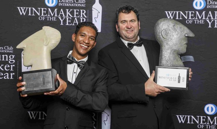 L to R 2022 Diners Club Young Winemaker and Winemaker of the Year Jerome van Rooi Cederberg Conrad Vlok Strandveld 1