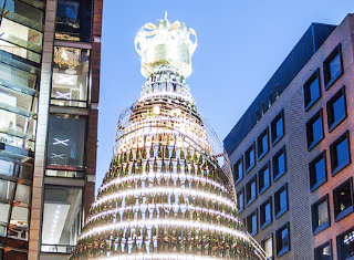 Moët & Chandon Golden Tree opens festive season in dazzling style