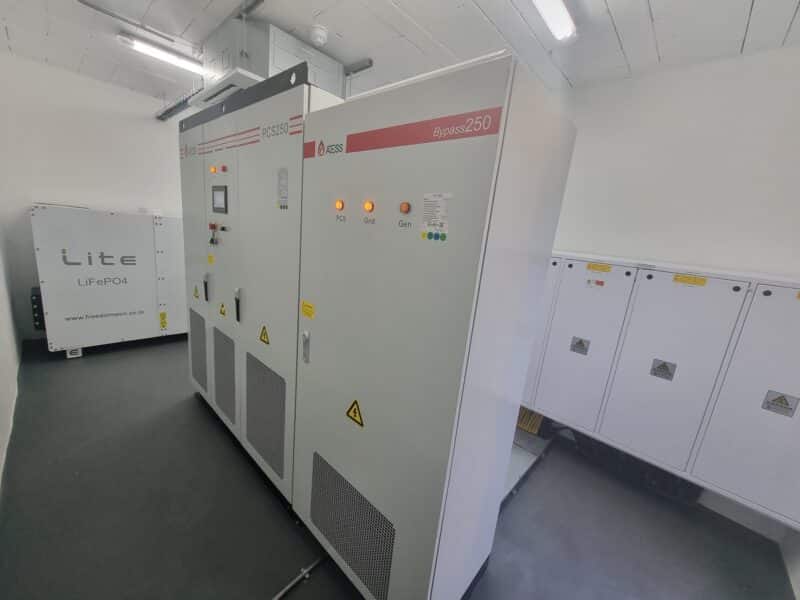 Klein Constantia’s 300 kW battery is housed in a substantial and purpose-built battery and inverter room.